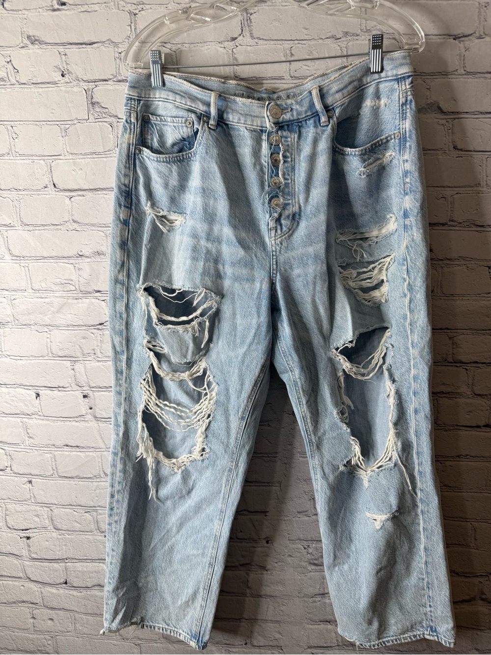 American Eagle women’s jeans 90s boyfriend 14 short